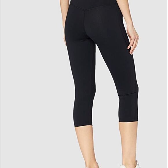 NIKE Power Black Legendary Capri Hi-Rise Leggings - Picture 4 of 9